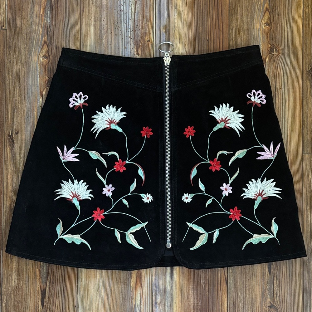 Zara Black Suede Mini Skirt with Floral Embroidery Medium